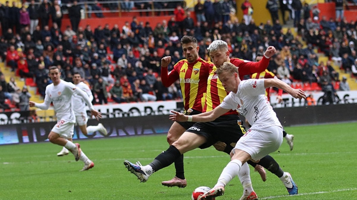 Zecorner Kayserispor Hesap.com Antalyaspor karşısında 3 puana son dakikada uzandı: İşte maçın özeti