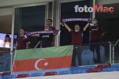 Trabzonspor tribünlerinden Azerbaycan’a destek! İşte maçtan kareler...