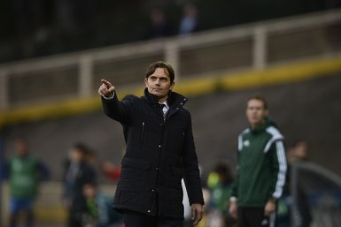 Phillip Cocu akıl hocalarıyla birlikte Fenerbahçe’ye geliyor!