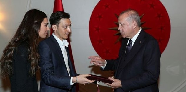 Başkan Erdoğan futbolcu Mesut Özil'i kabul etti