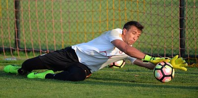 Muslera 2021'e kadar G.Saray'da