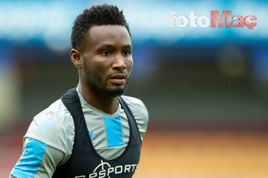 Trabzonspor’da Obi Mikel’den Abdülkadir Ömür’e büyük övgü!