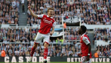 Martin Odegaard Premier Lig'de Arsenal’ı sırtlıyor