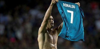 Ronaldo 300 milyonu aştı!