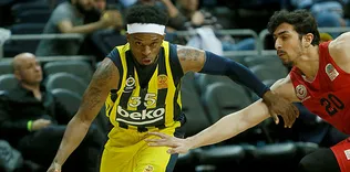 Erteleme maçını Fenerbahçe Beko kazandı!