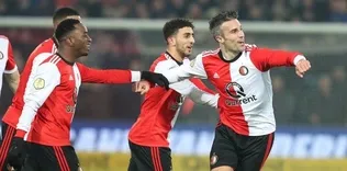 Van Persie yeni takımında ilk golünü attı