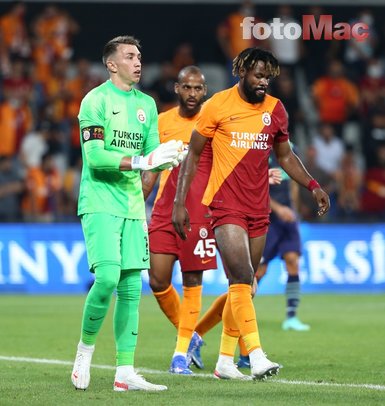 Galatasaray’da Muslera tartışma konusu oldu! Önce PSV sonra Johnstone maçında...