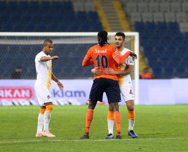 Adebayor’dan Galatasaray resti!