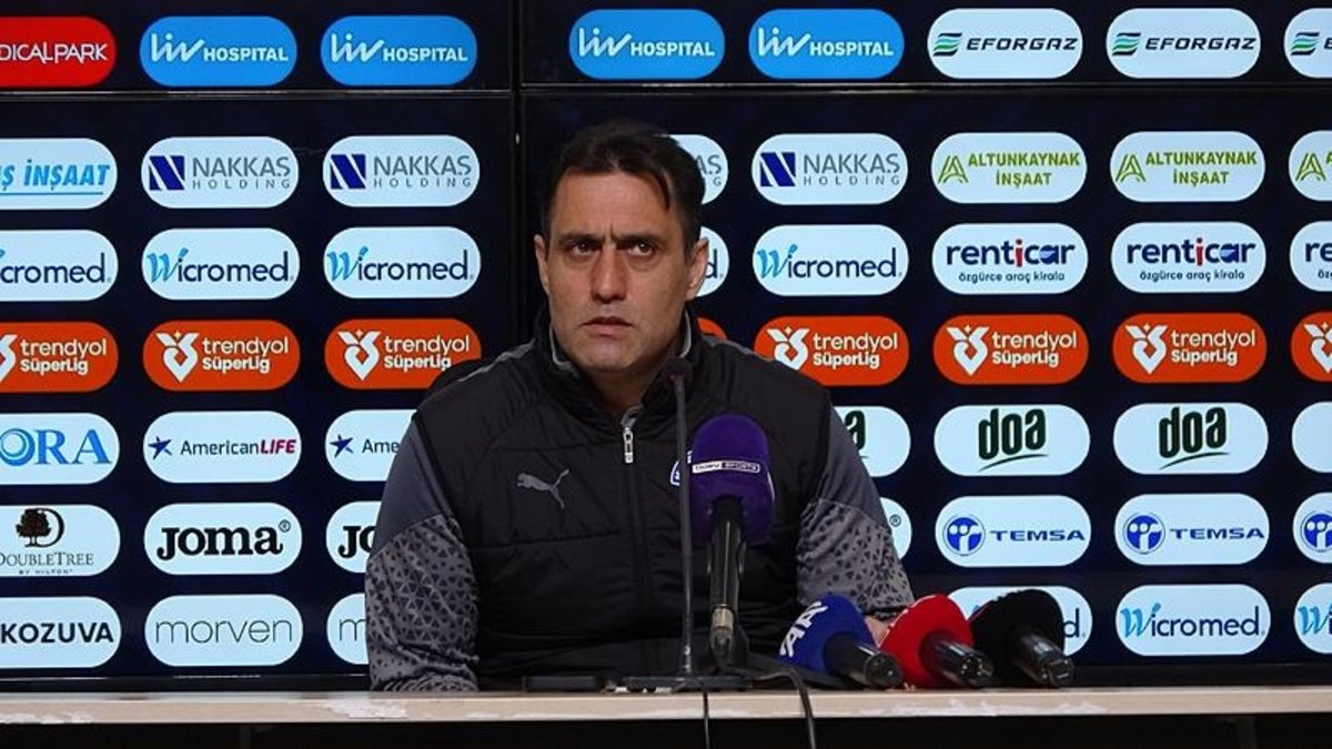 Kasımpaşa Yardımcı Antrenörü Serhat Sütlü: Futbolcuların felsefe değişikliğine uyum sağlamaları bizi memnun ediyor Kasımpaşa Yardımcı Antrenörü Serhat Sütlü: Futbolcuların felsefe değişikliğine uyum sağlamaları bizi memnun ediyor