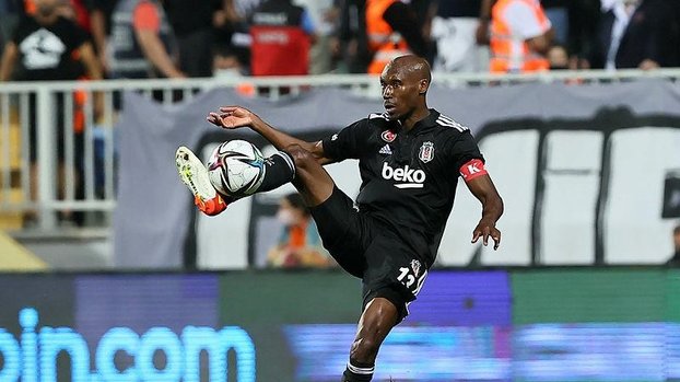 Atiba Hutchinson şoku! Galatasaray derbisinde...