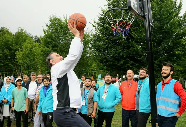 Bakan Bak, gençlerle spor yaptı - 3