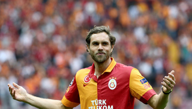 Elmander’e dev kutlama