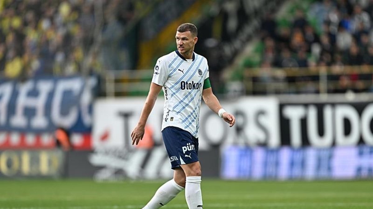 Fenerbahçe’den Edin Dzeko’ya yeni sözleşme teklifi! Fenerbahçe’den Edin Dzeko’ya yeni sözleşme teklifi!