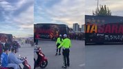G.Saraylı futbolcular otobüsün camlarına vurarak geldi