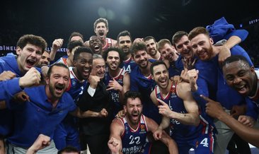 Anadolu Efes 80 71 Barcelona Mac Sonucu Son Dakika Basketbol Haberleri Fotomac