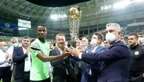 Çotanak kupasını aldı