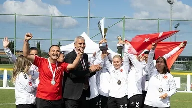 Engelsizlerden tarihi şampiyonluk