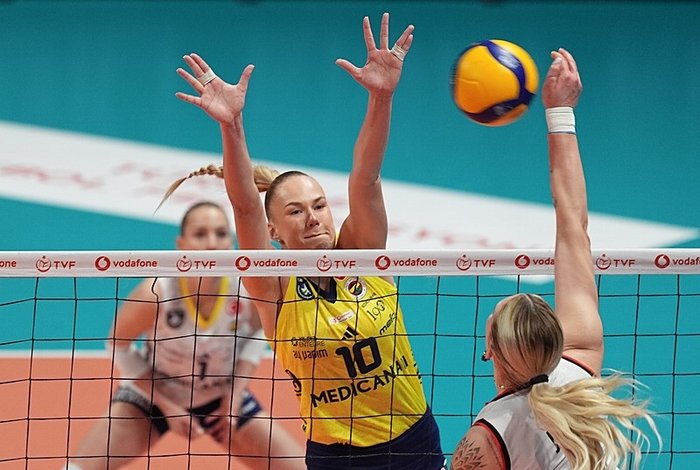 galatasaray-daikin-fenerbahce-medicana-canli-izle-mac-saat-kacta-ertelendi-mi-1769955313358.jpeg Galatasaray Daikin-Fenerbahçe Medicana maçı ertelendi mi?