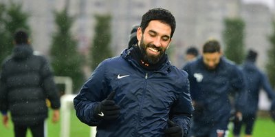 Arda Turan takımdan ayrı çalıştı