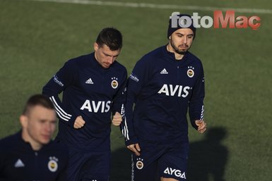 Usta yazardan şok sözler! Hakemler Fenerbahçe forması giyiyor