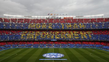 Barcelona break women's crowd record in Champions League