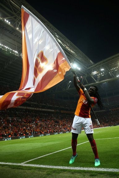 Bafetimbi Gomis Galatasaray’la yol ayrımında!