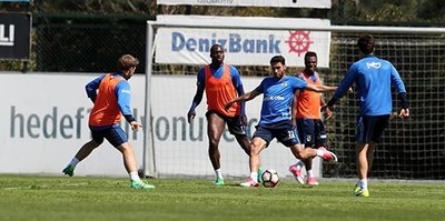 Fenerbahçe'de derbi hazırlıkları sürdü