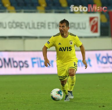 Emre Belözoğlu futbol kariyerine devam mı ediyor? Tarih belli oldu!