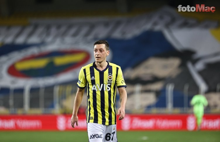Son dakika spor haberleri: İşte Fenerbahçe'de Emre Belözoğlu'nun Mesut Özil planı!