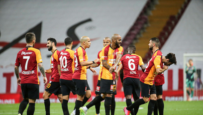 Galatasaraylilar Cilgina Dondu 1 Dakikada 2 Penalti Kacti Son Dakika Galatasaray Haberleri F