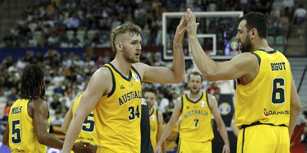 Basketbolda finalistler belli oluyor