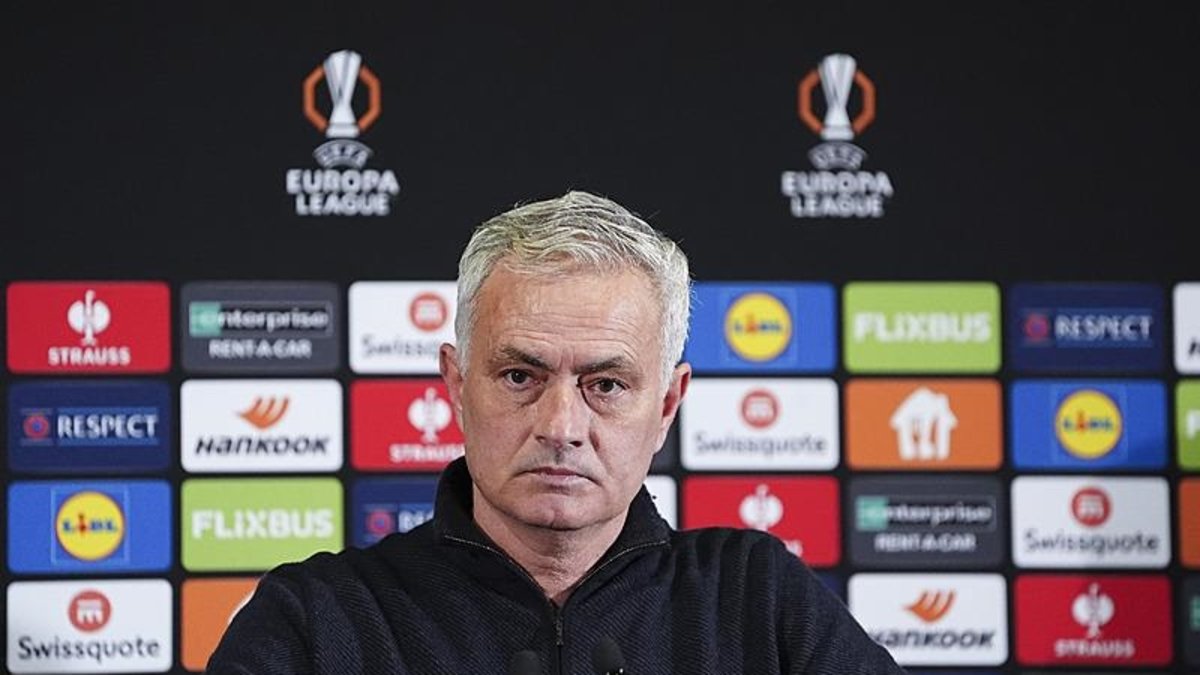 FENERBAHÇE HABERİ - Mourinho'nun soyunma odası konuşması ortaya çıktı! Rangers maçı sonrası... FENERBAHÇE HABERİ - Mourinho'nun soyunma odası konuşması ortaya çıktı! Rangers maçı sonrası...