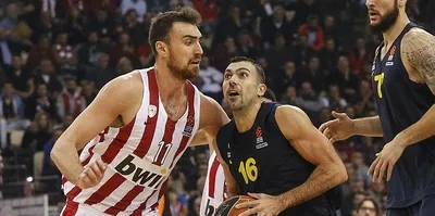 Fenerbahçe, deplasmanda Olympiakos'u devirdi