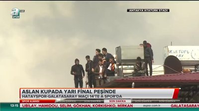 >Balkon ve çatılar tribüne döndü!