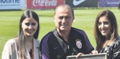 Fatih Terim’e hediye