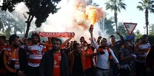 Adanasporlu taraftarlar olay çıkardı