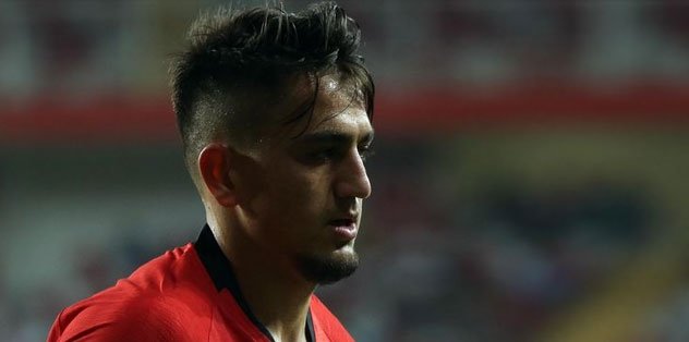 Milli futbolcumuz Cengiz Ünder'den Türk ordusuna selam!