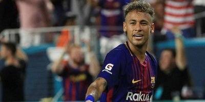 Neymar, transfer rekorunu altüst etti