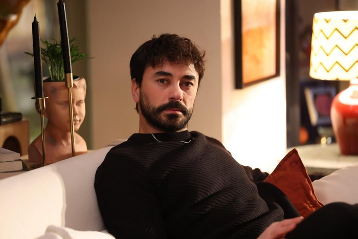 kralice-oyuncu-kadrosu-kralice-dizisi-konusu-ne-oyunculari-kim-nerede-cekiliyor-kanal-d-kralice-uyarlama-mi-1679463783062.jpeg