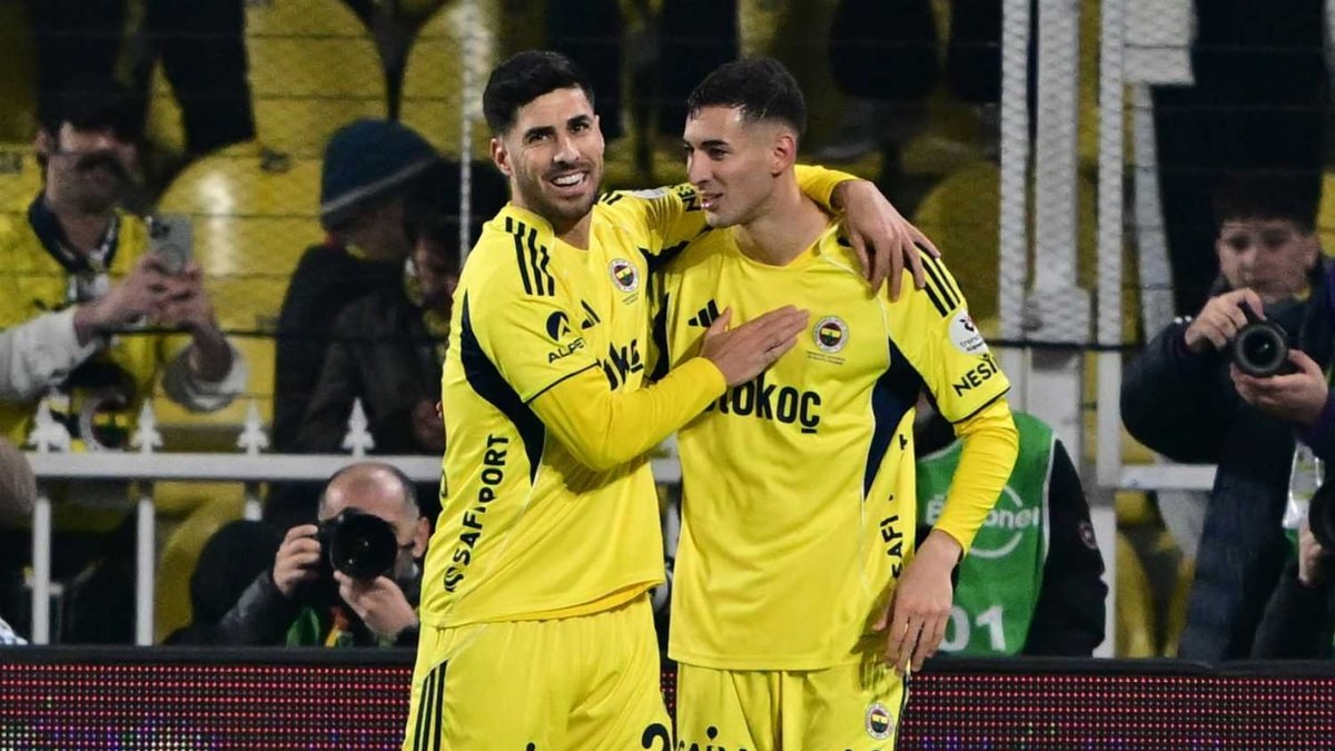 Fenerbahçe'de Mert Müldür'e hem tepki hem destek