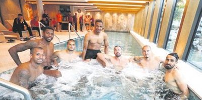 Galatasaray idmanı havuzda gerçekleştirdi
