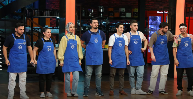 2-kasim-masterchefte-kaptanlik-oyununu-kim-kazandi-masterchef-mavi-ve-kirmizi-takim-kaptani-kim-oldu-1762149405866.png