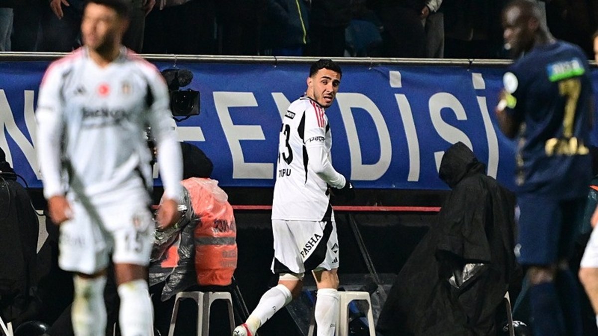 Beşiktaş'ta sakatlık şoku! Oyuna devam edemedi Beşiktaş'ta sakatlık şoku! Oyuna devam edemedi