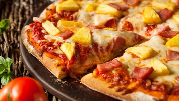 Ananaslı jambonlu pizza nasıl yapılır?