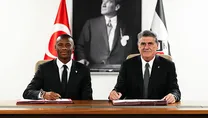Büyük kulübe geldim