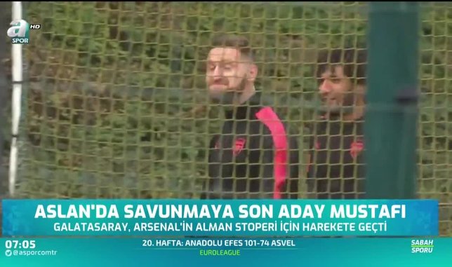 Galatasaray'da savunmaya son aday Mustafi
