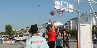 Yalova’da sokak basketbolu heyecanı