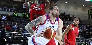 Anadolu Efes yarı finalde!