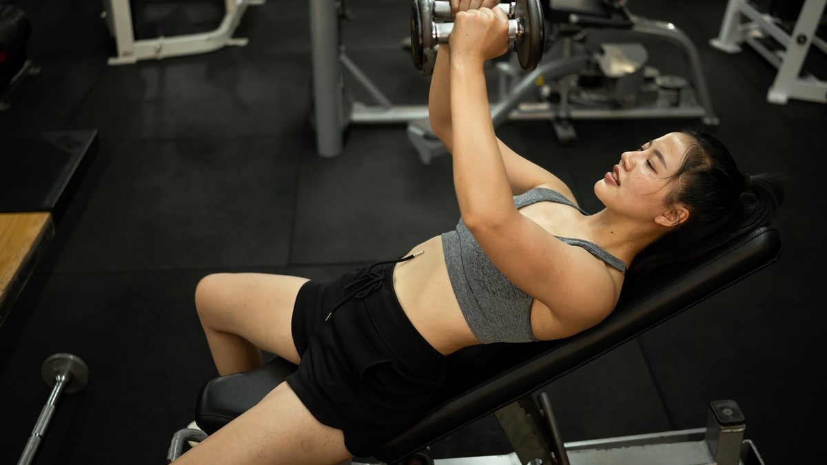 Dumbbell Fly nasıl yapılır?