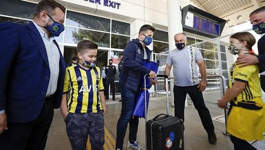Son dakika spor haberleri: Fenerbahçe taraftarından Emre Belözoğlu'na sevgi seli